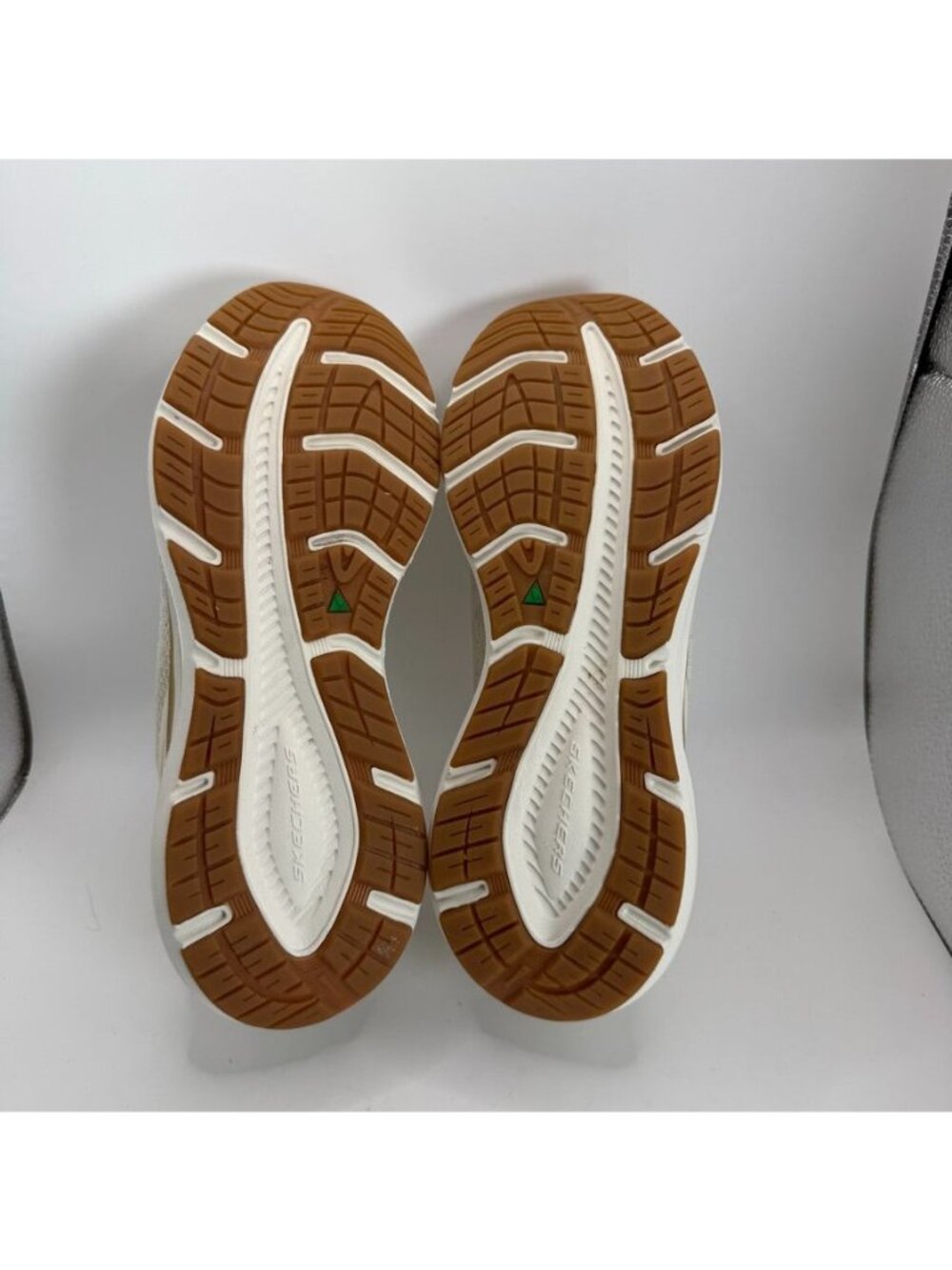 Skechers Womens Edgeride Sneakers Beige Gold Memory Foam Size 6.5 Lightweight - Picture 7 of 7